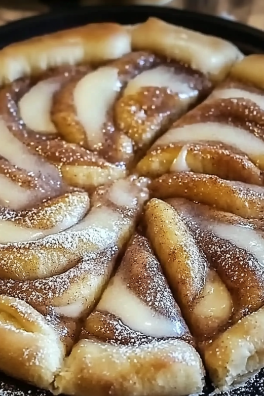 Kaneel-Suiker Pizza met Croissantdeeg