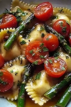 Ravioli met Tomaten