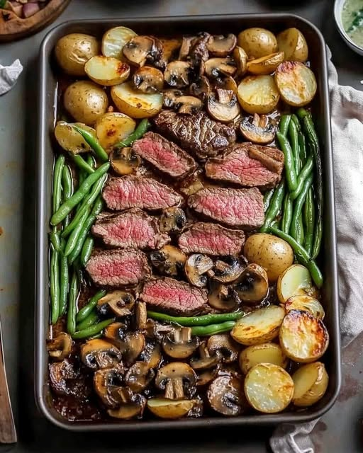 Ovenschotel met Biefstuk, Aardappelen, Sperziebonen en Champignons